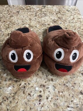 Plush Brown Emoji Slippers for Women - Cozy Novelty Slip-Ons